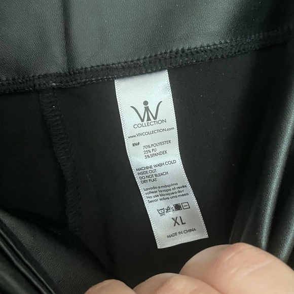 High-Waisted Faux Leather Leggings - Picture 3 of 3